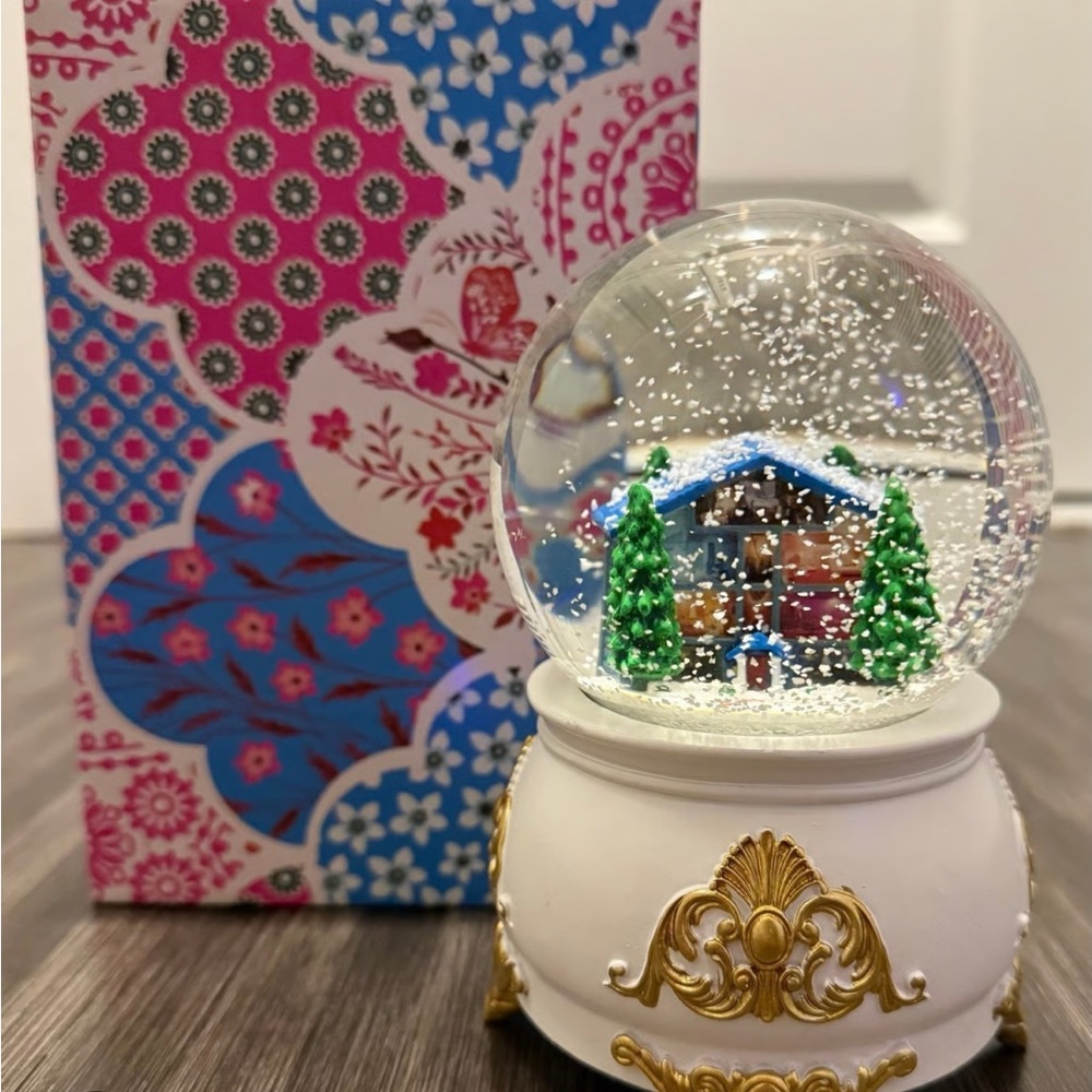 Taylor Swift Lover SnowGlobe